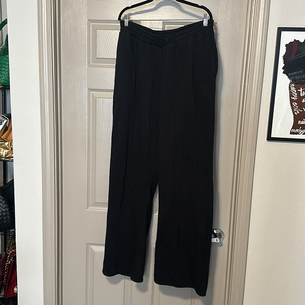Boohoo | V Waistband Wide Leg Jogger (Tall) - Picture 4 of 9